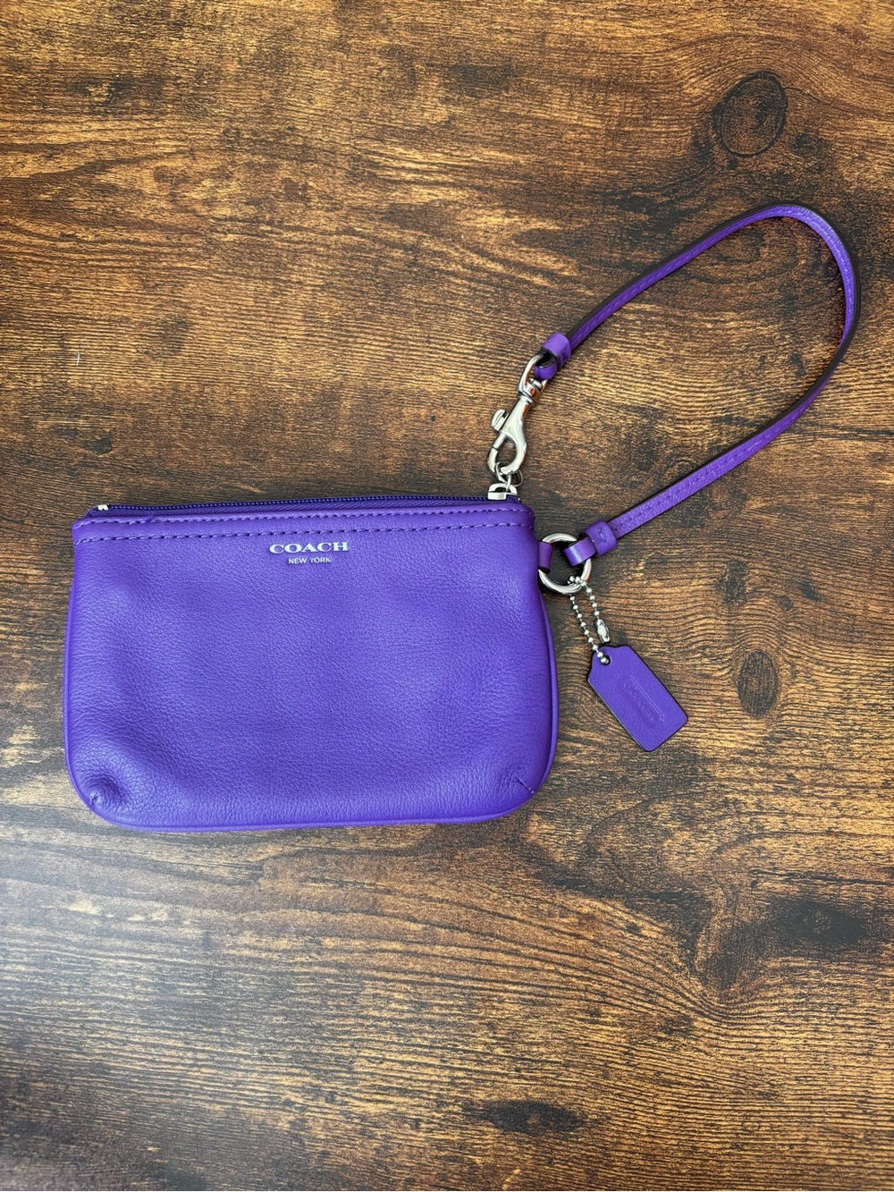 Coach Legacy Iris Purple Leather Trompe L’Oeil Silver Etched Tassel Wristlet - Picture 5 of 7